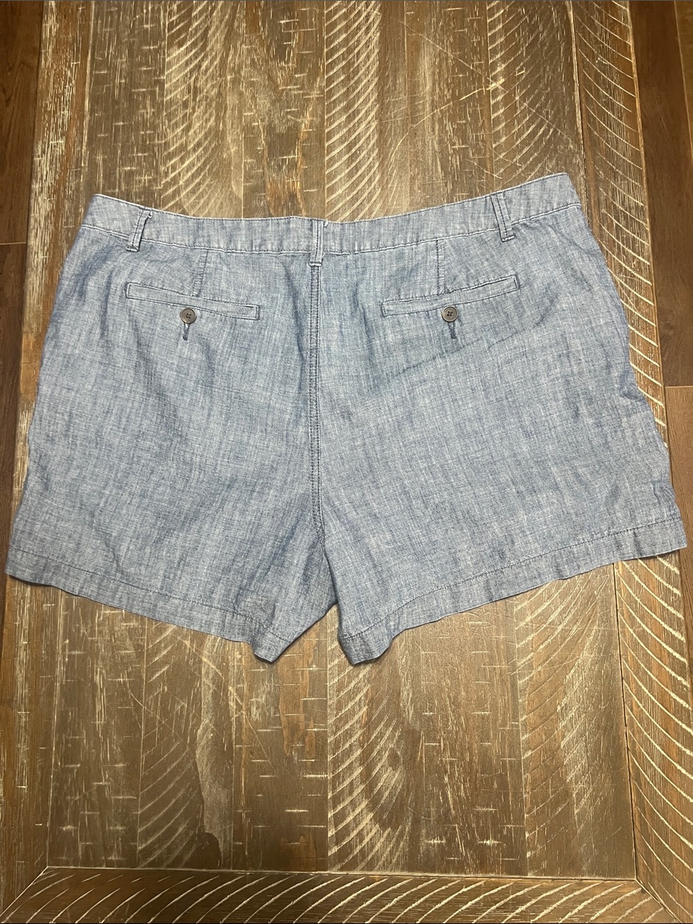 Two pair of Ladies “A New Day” Shorts. Light Pink and Chambray. Both Size 18. - Picture 6 of 9